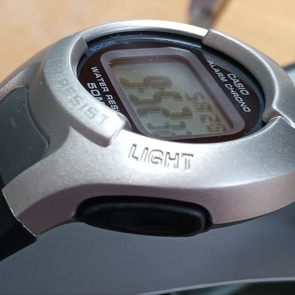 X Casio Alarm Chrono Illuminator 39mm silver case, black wrist band Illumina - Picture 10 of 12